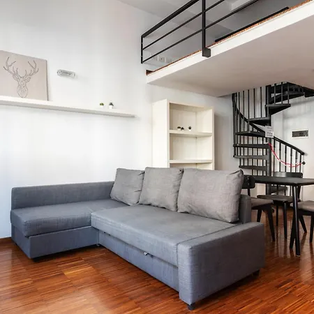 Modernita A Milano: Bilocale Con Balcone דירה מילאנו